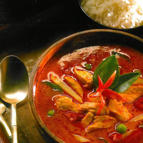 Cà ri đỏ Thái Mae Ploy Red Curry Paste 400g