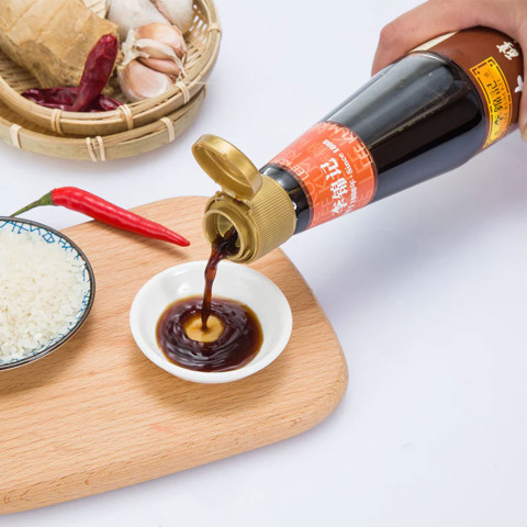 Giấm đen Lee Kum Kee Mature Vinegar 500ml