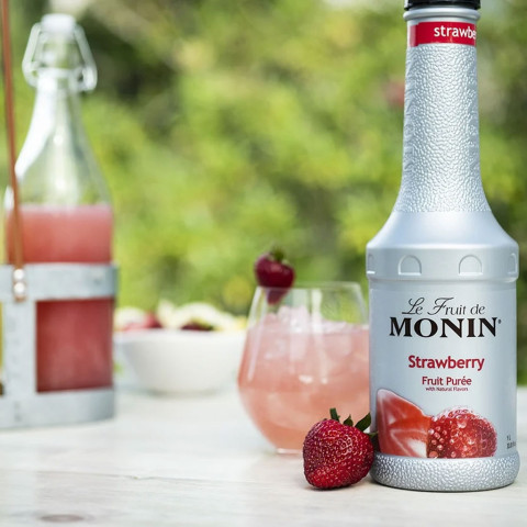 Mứt dâu sệt Monin Strawberry Puree 1 lít