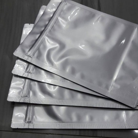 Bao zip mặt trong mặt bạc 22x32