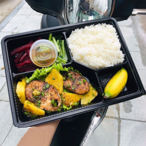 Hộp nhựa bốn ngăn HT25