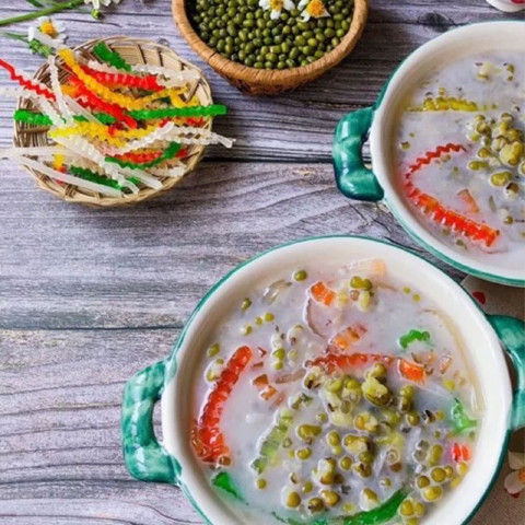 Sợi bột khoai màu nấu chè