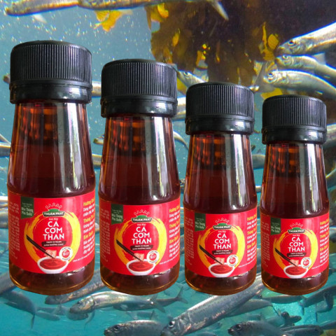 Nước mắm cá cơm than 40N Thuận Phát chai 50ml