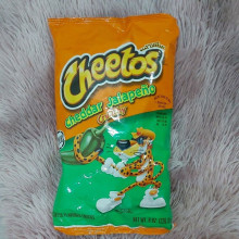 Snack phô mai ớt Cheetos Cheddar Jalapeno Crunchy 226.8g